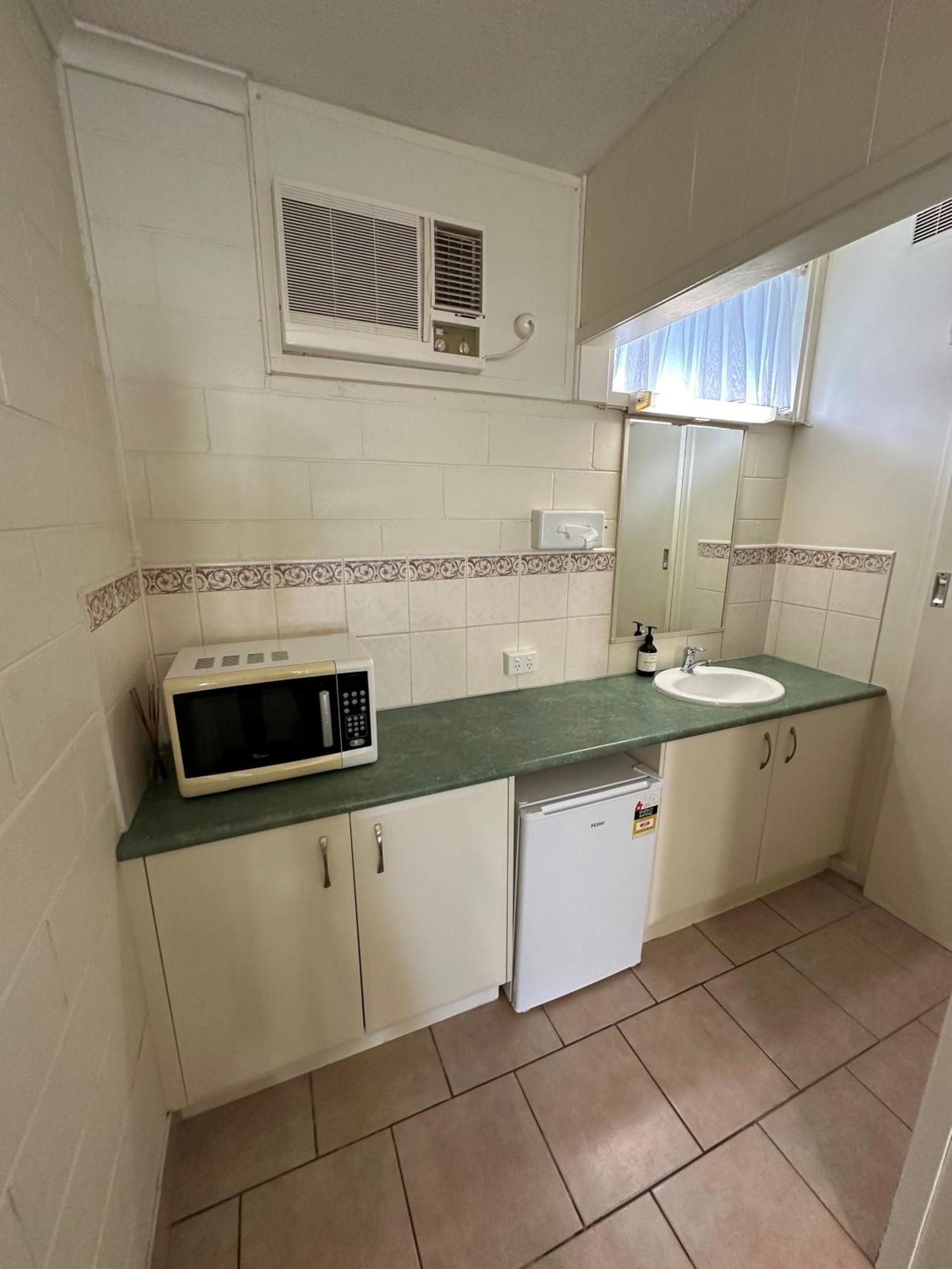 The Silver Bream Motel & Self Contained Units Малакута Екстериор снимка