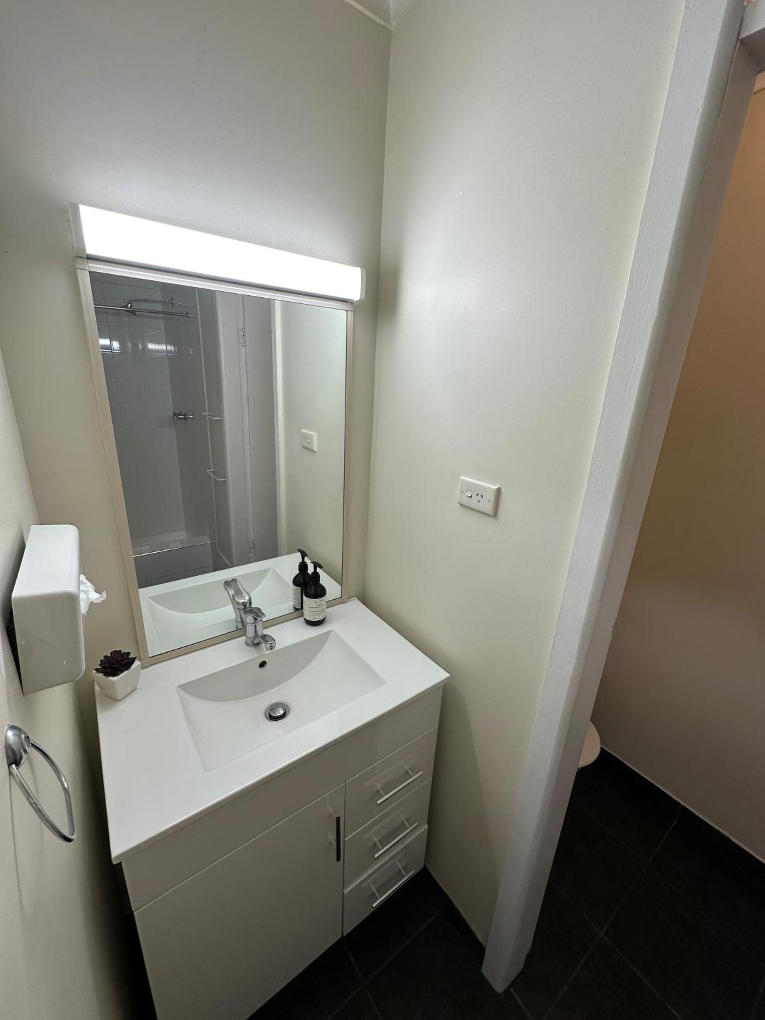 The Silver Bream Motel & Self Contained Units Малакута Екстериор снимка