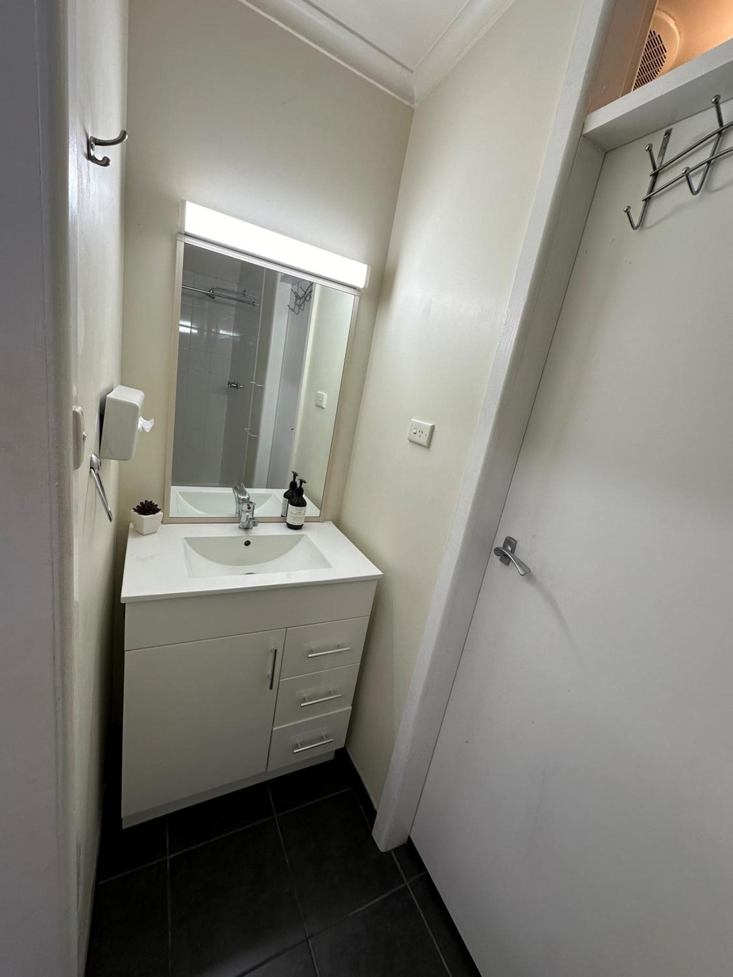 The Silver Bream Motel & Self Contained Units Малакута Екстериор снимка